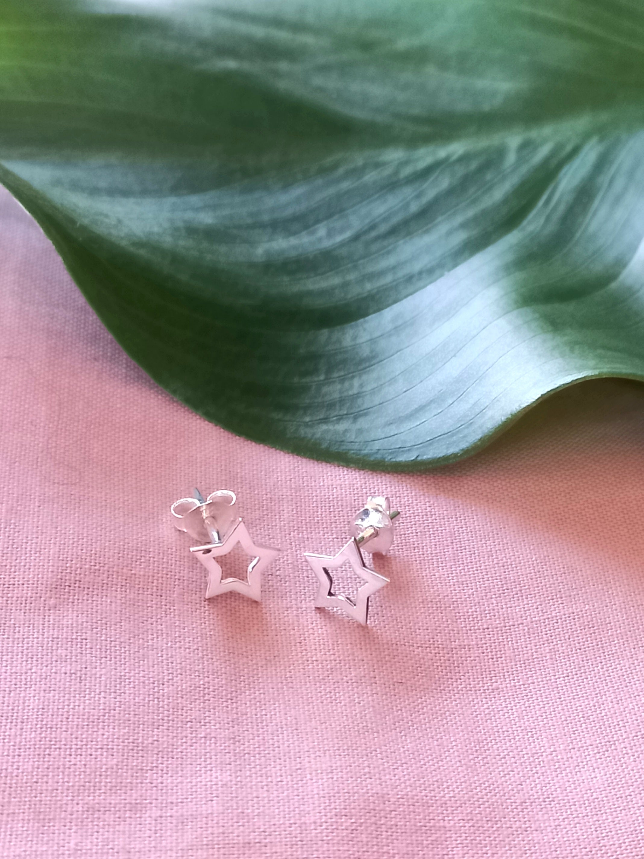 Cutout star studs