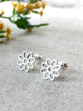 Open daisy cutout studs