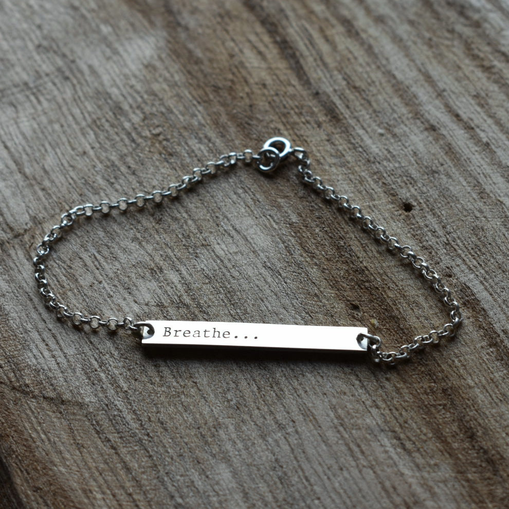 Motto bar bracelet