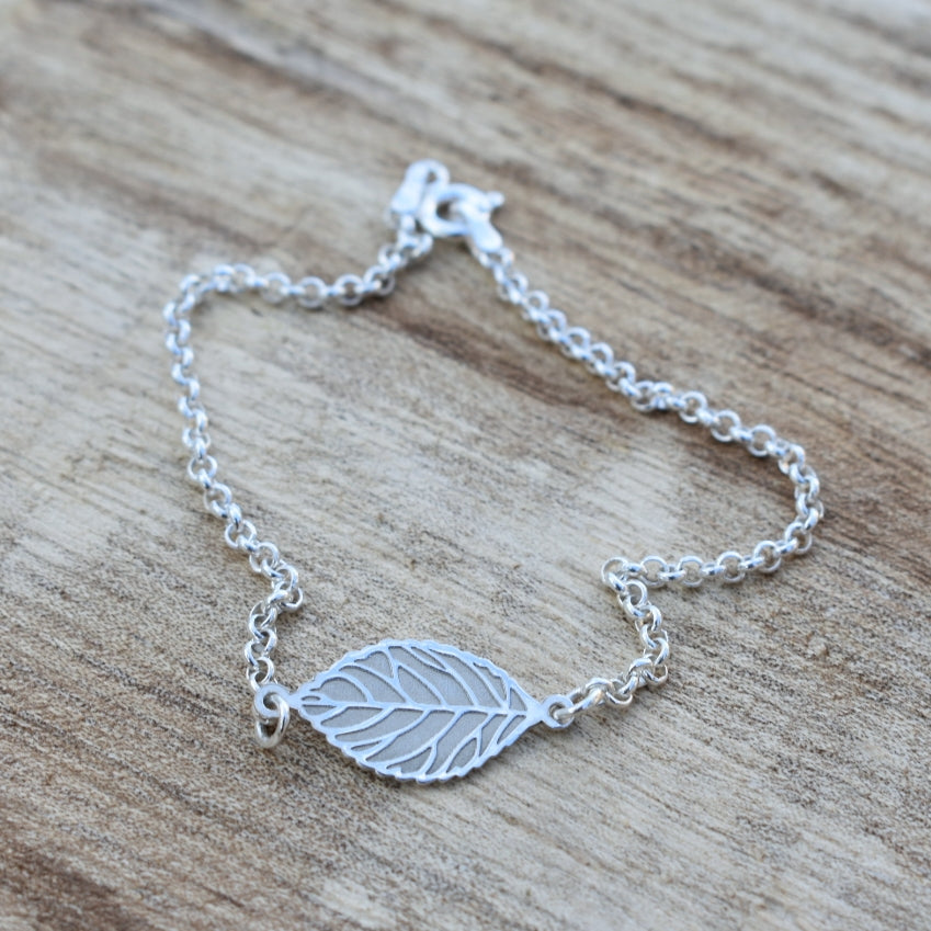 Engraved leaf bracelet