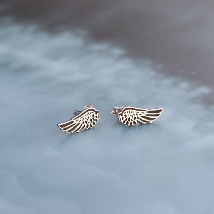 Engraved wing studs