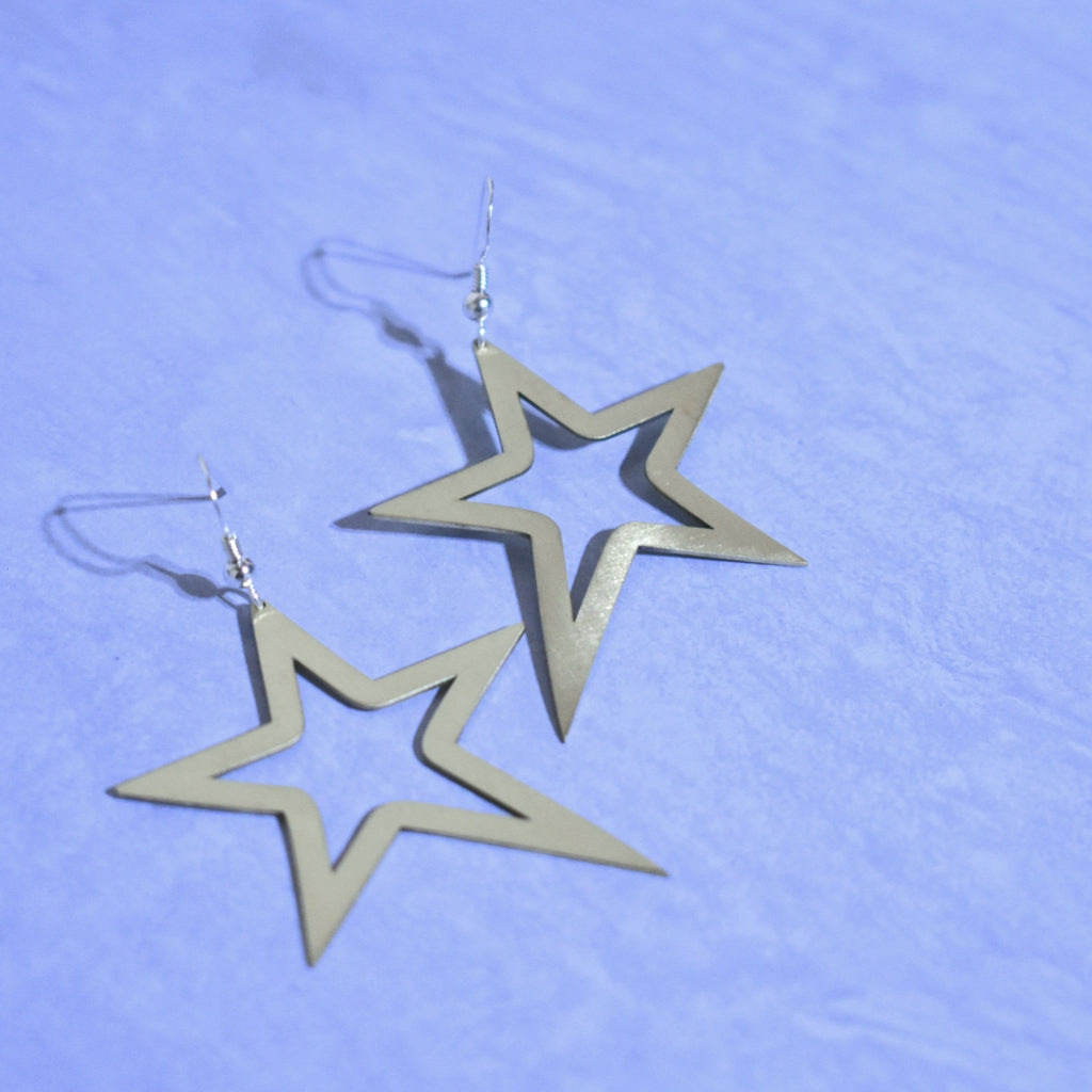 Star outline hook earrings