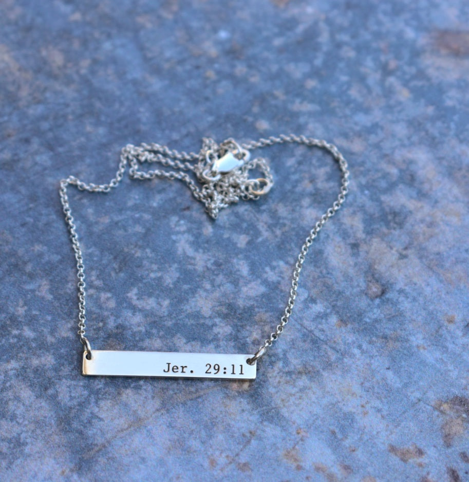 Horisontal bar necklace