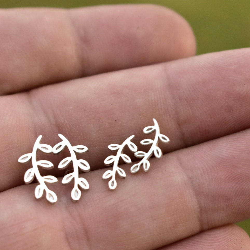Leaf cutout studs