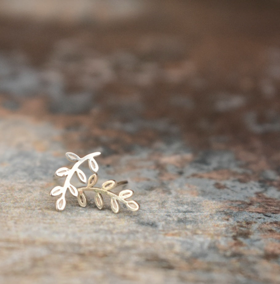Leaf cutout studs