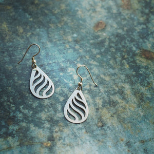 Swirl drop hook earrings